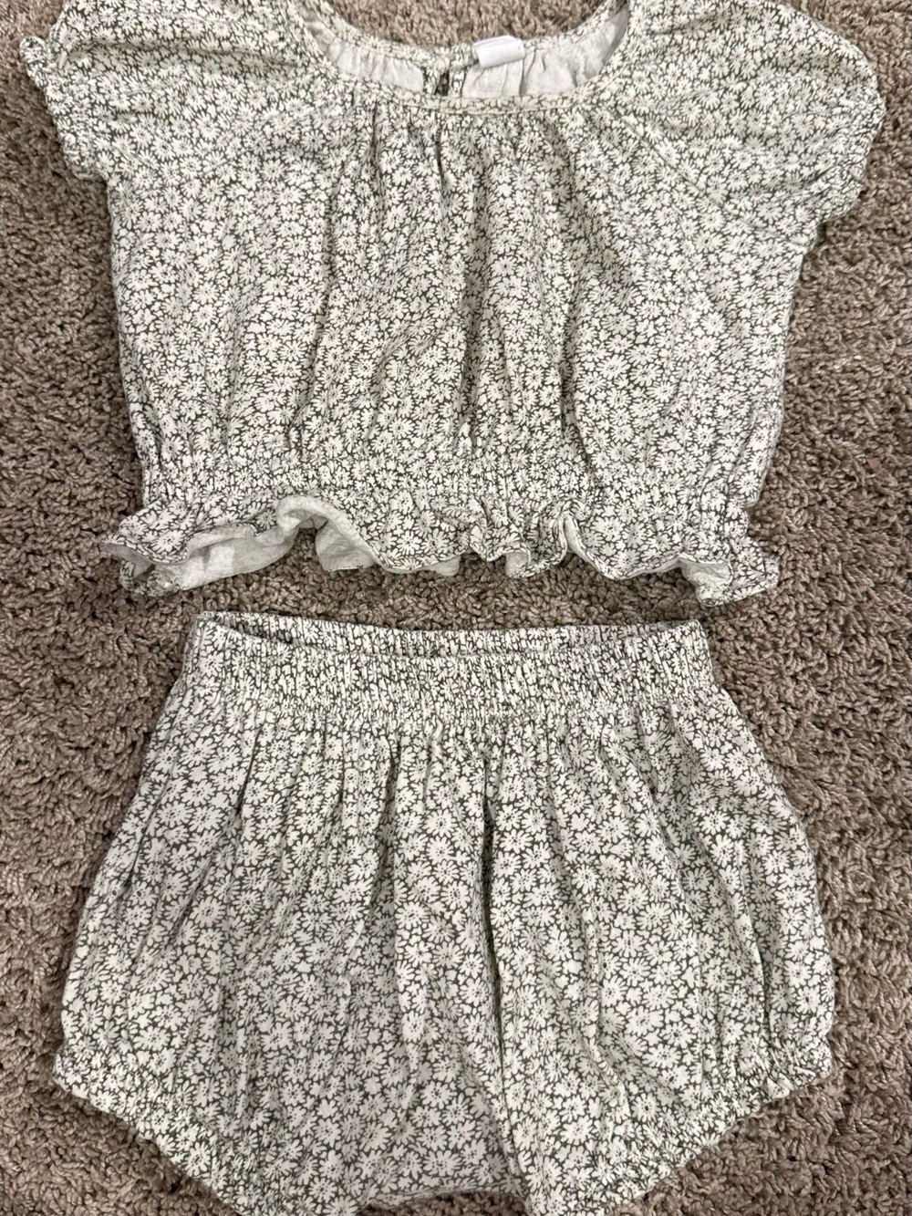 Baby Gap Girls 2pc Floral Outfit Set 18-24M Ruffle Top Shorts